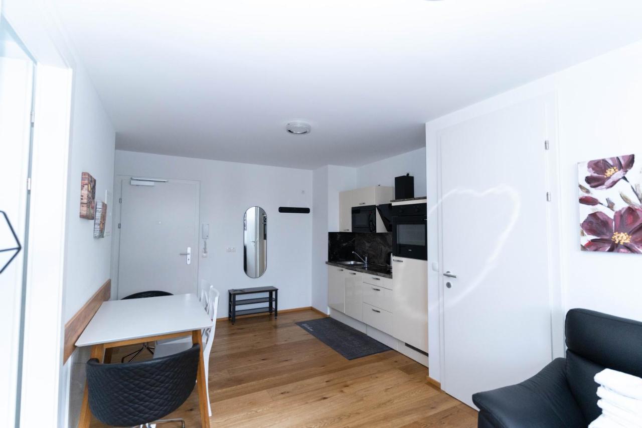 Modern Apartment With Tiny Garden Near City Center فيينا المظهر الخارجي الصورة